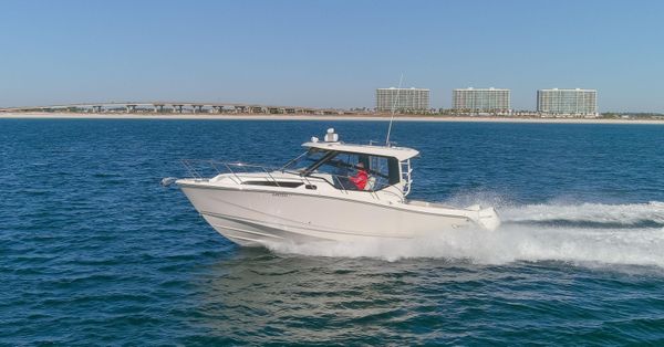 Boston Whaler 325 Conquest image