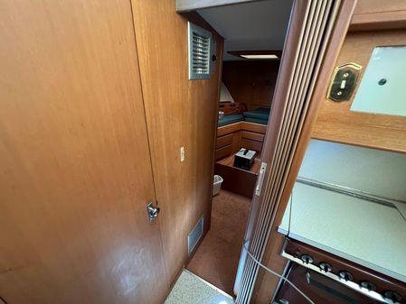 Hatteras 41-TWIN-CABIN image