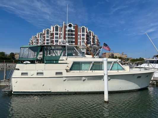 Hatteras 41-TWIN-CABIN - main image