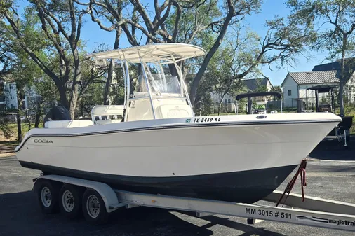 Cobia 237 Center Console 