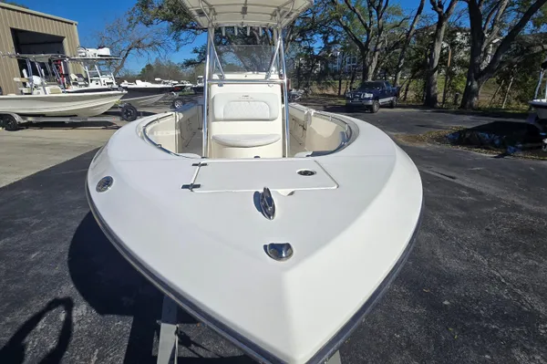 Cobia 237-CENTER-CONSOLE image