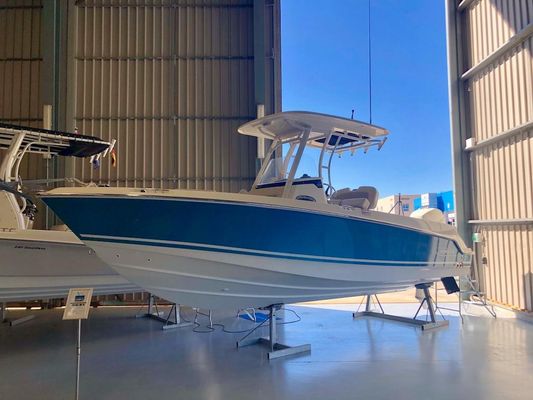 Boston Whaler 230 Outrage - main image