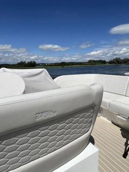 Galeon 400 Fly image