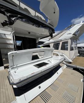 Galeon 400 Fly image