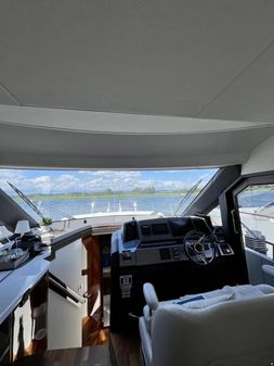 Galeon 400 Fly image