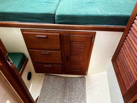 Pacific-seacraft PILOTHOUSE-32 image