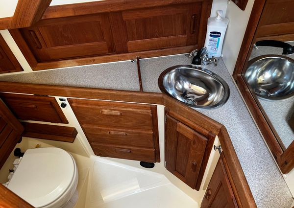 Pacific-seacraft PILOTHOUSE-32 image