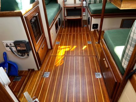 Pacific-seacraft PILOTHOUSE-32 image