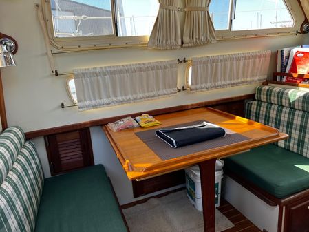 Pacific-seacraft PILOTHOUSE-32 image