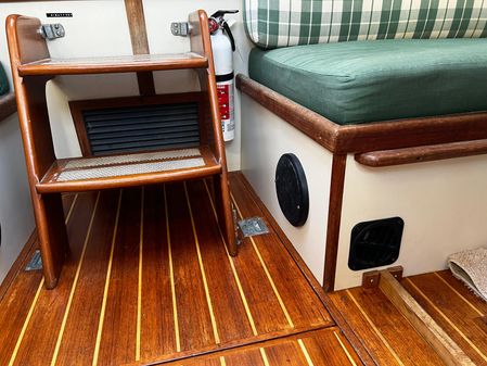 Pacific-seacraft PILOTHOUSE-32 image