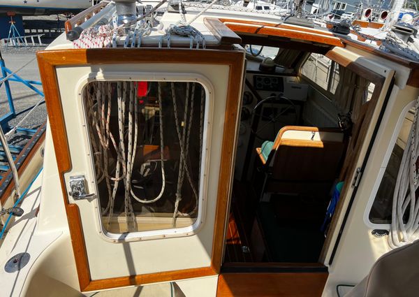 Pacific-seacraft PILOTHOUSE-32 image