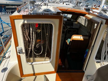 Pacific-seacraft PILOTHOUSE-32 image