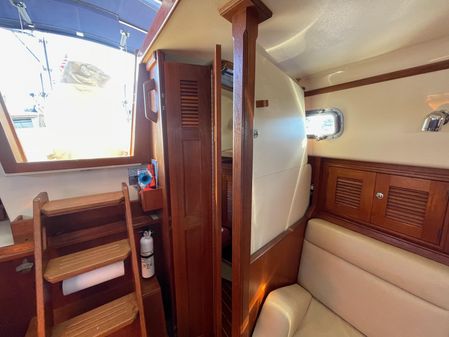 Island Packet 320 image