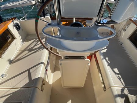 Island Packet 320 image