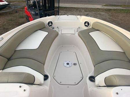 Sea Ray 240 Sundeck image