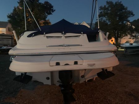 Sea Ray 240 Sundeck image