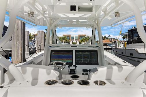 Yellowfin 39 Center Console image