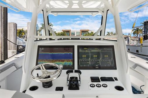 Yellowfin 39 Center Console image