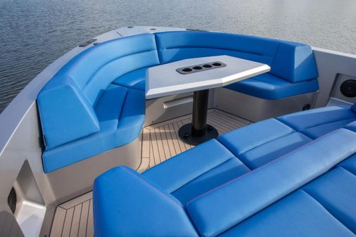 Vanquish Yachts VQ45 image