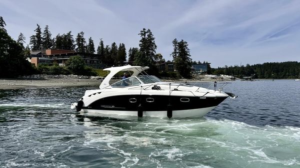 Chaparral 330 Signature 