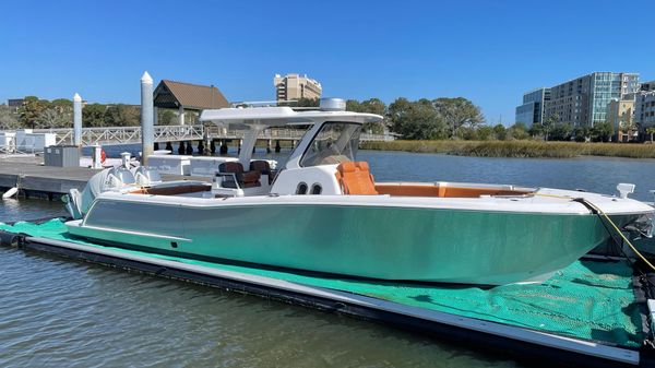 Belzona 32 Center Console