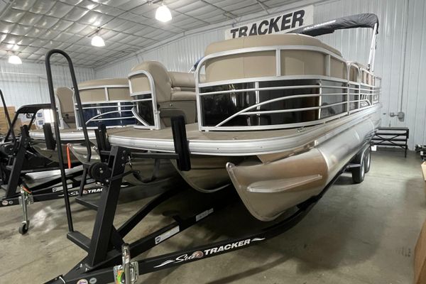 Sun Tracker Sport Fish 22DLX - main image