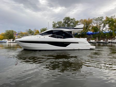 Galeon 470 Sky image