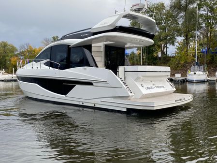 Galeon 470 Sky image