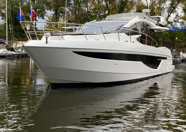 Galeon 470 Sky image