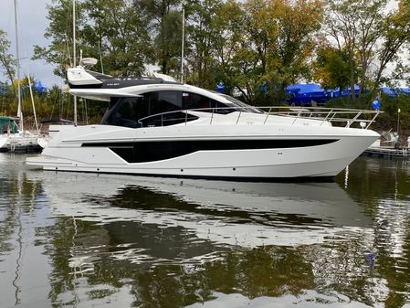 Galeon 470 Sky image