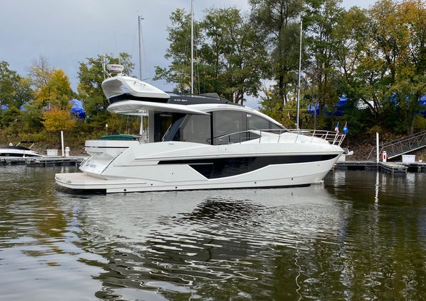 Galeon 470 Sky image