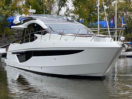 Galeon 470 Sky image