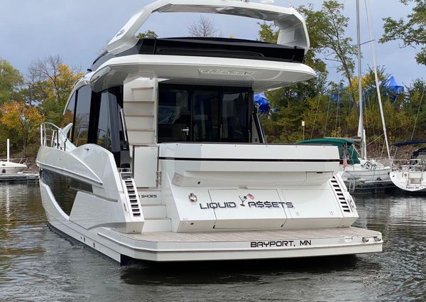 Galeon 470 Sky image