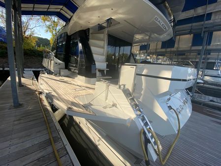 Galeon 470 Sky image