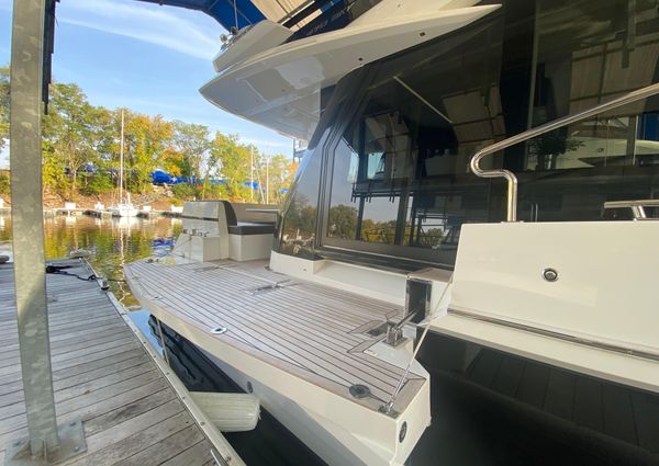 Galeon 470 Sky image