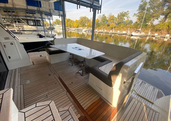 Galeon 470 Sky image