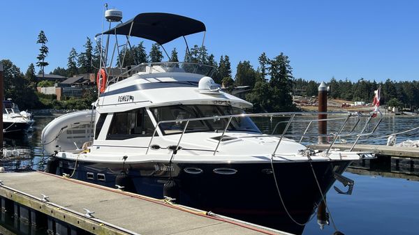 Cutwater 30 Command Bridge