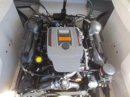 Chaparral 246 SSi image