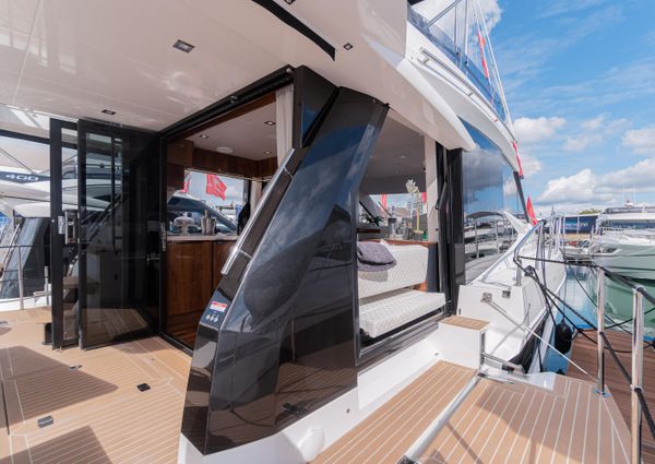 Galeon 460 Fly image