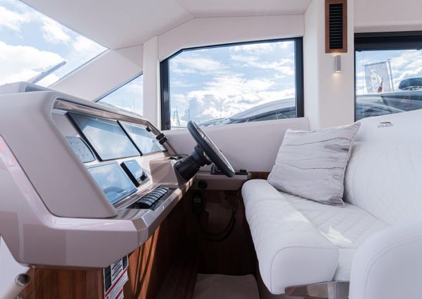 Galeon 460 Fly image