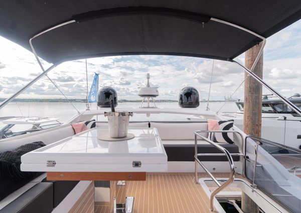 Galeon 460 Fly image