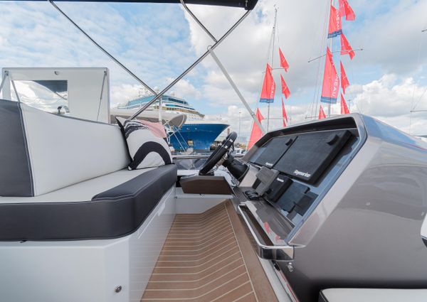 Galeon 460 Fly image