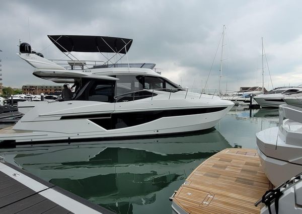 Galeon 460 Fly image