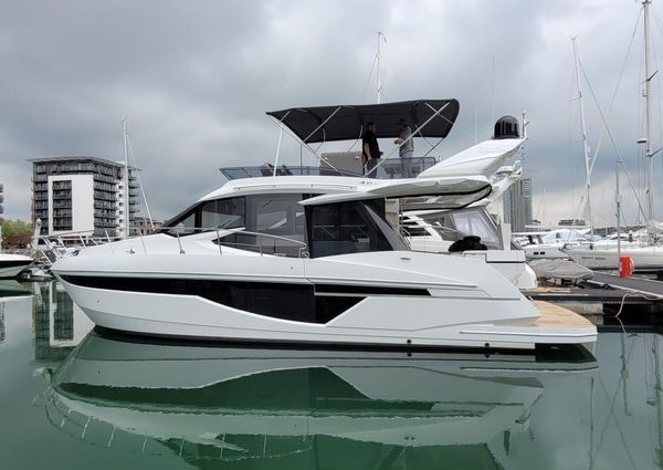 Galeon 460 Fly image