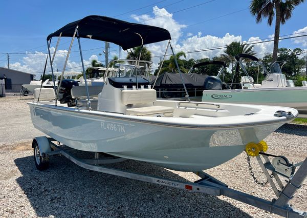 Boston-whaler 17-MONTAUK image