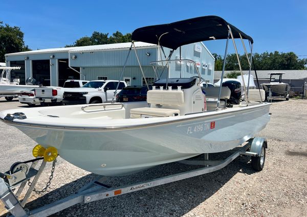 Boston-whaler 17-MONTAUK image