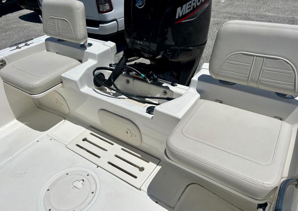 Boston-whaler 17-MONTAUK image