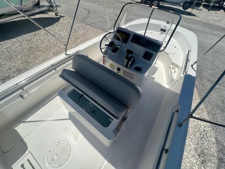 Boston-whaler 17-MONTAUK image