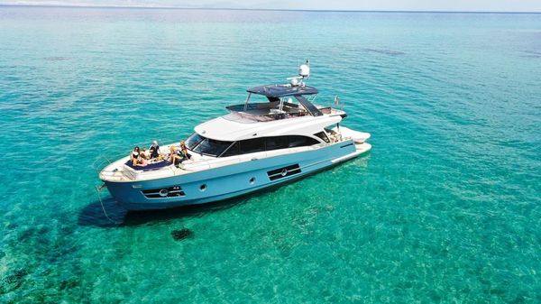 Greenline 68 Motor Yacht 
