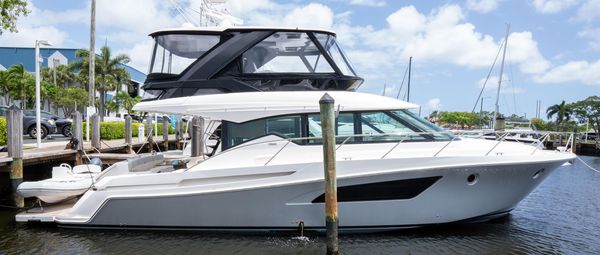 Tiara Yachts F53 Flybridge image